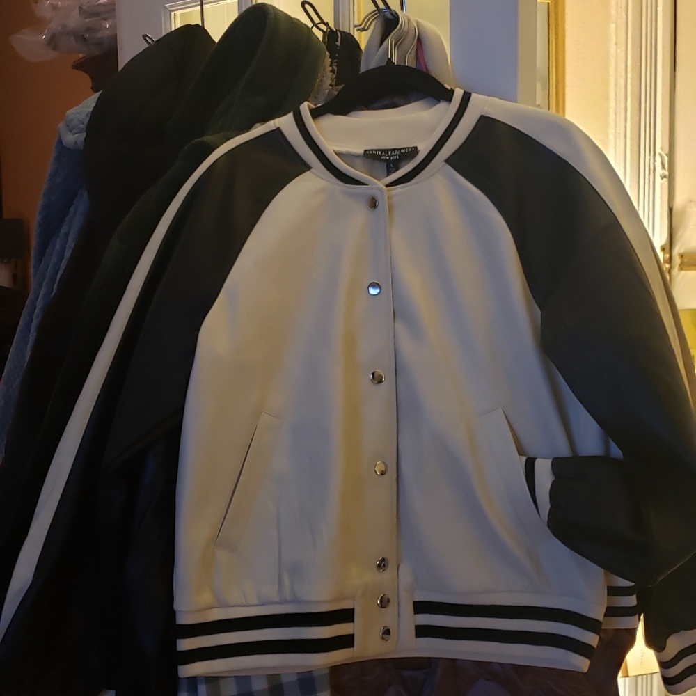 Central Park West Issa Quilted Bomber in Ivory and Black NWOT Size Large - Picture 2 of 7